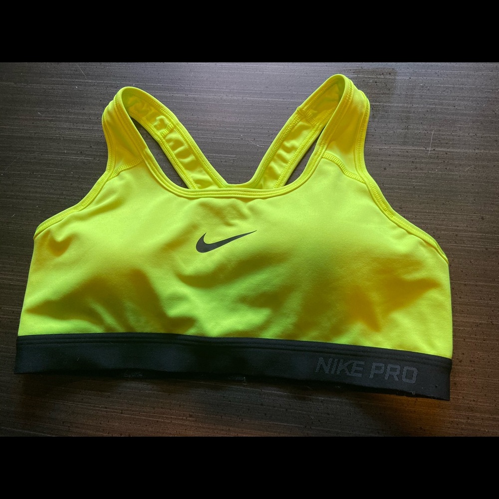 Nike pro sports bra